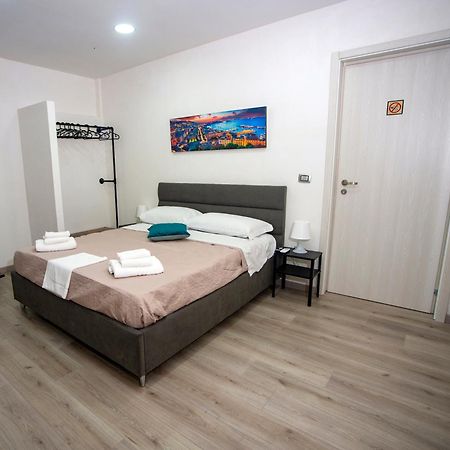 Na City Rooms เนเปิลส์ ภายนอก รูปภาพ