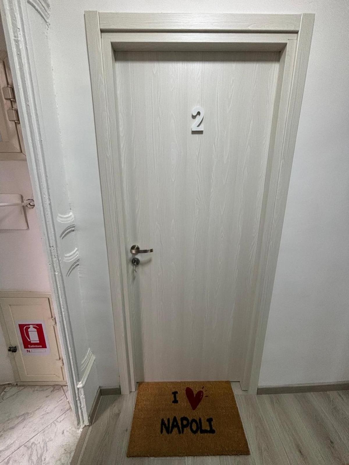 Na City Rooms เนเปิลส์ ภายนอก รูปภาพ