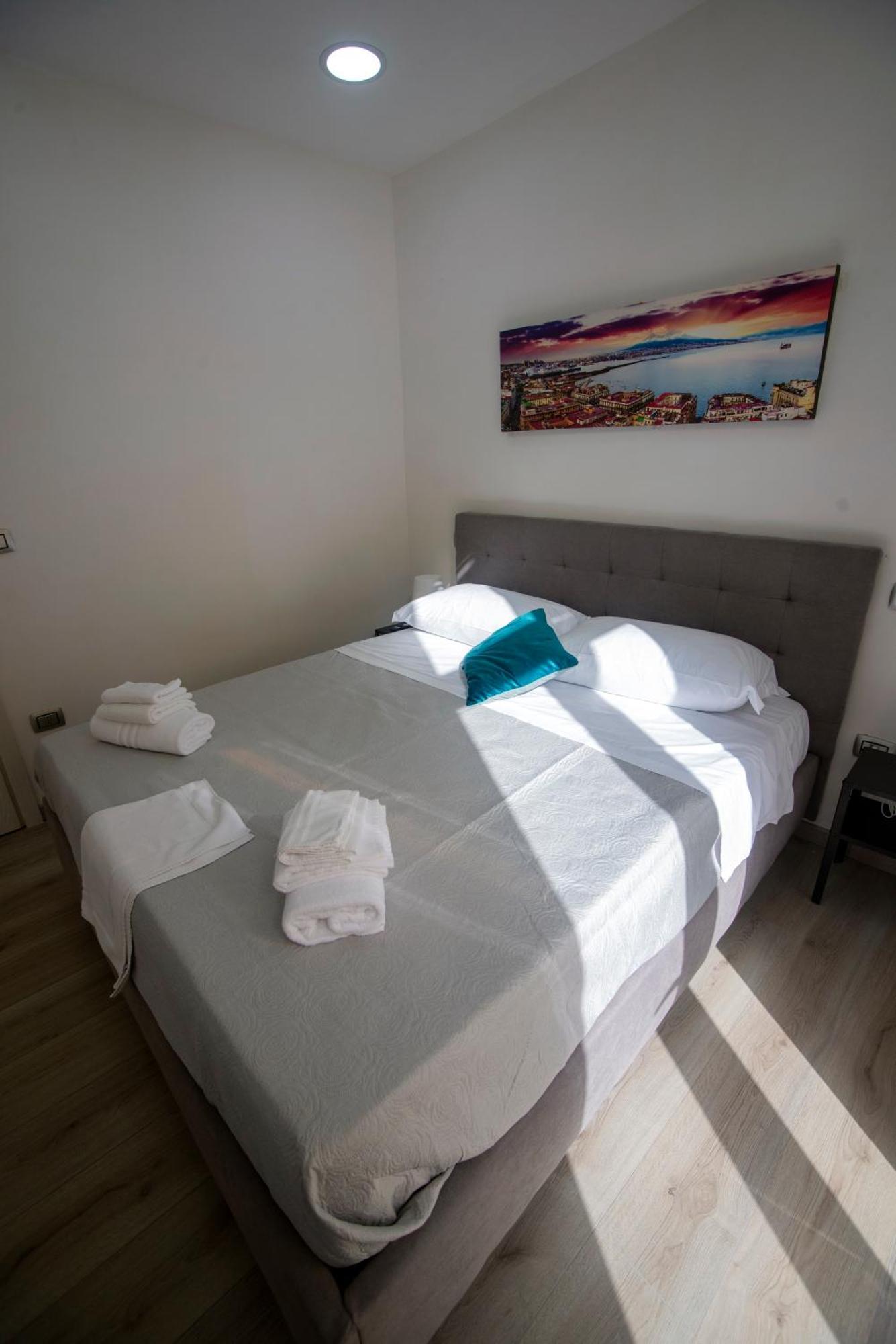 Na City Rooms เนเปิลส์ ภายนอก รูปภาพ