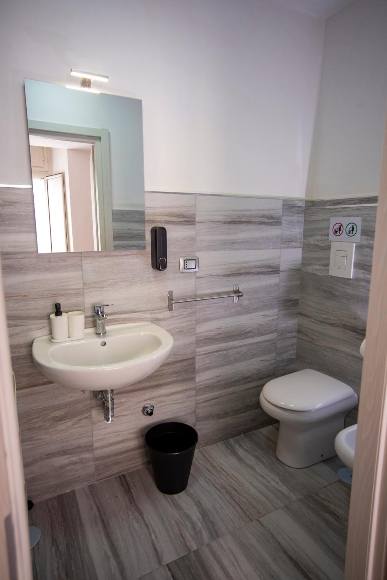 Na City Rooms เนเปิลส์ ภายนอก รูปภาพ