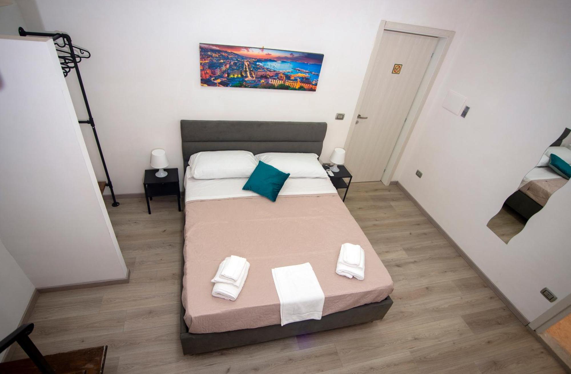 Na City Rooms เนเปิลส์ ภายนอก รูปภาพ